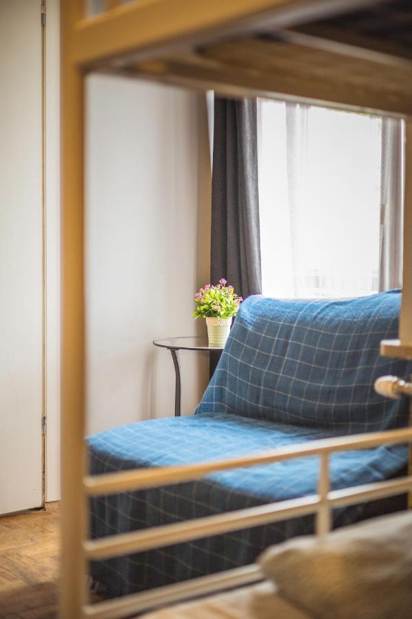 4 Couples & 4 Friends Hostel Krakow Bagian luar foto