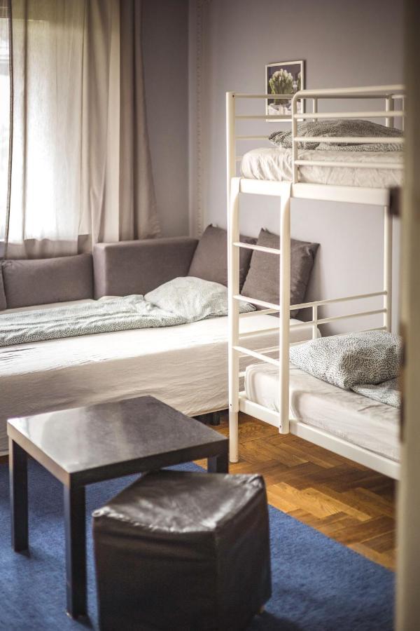 4 Couples & 4 Friends Hostel Krakow Bagian luar foto
