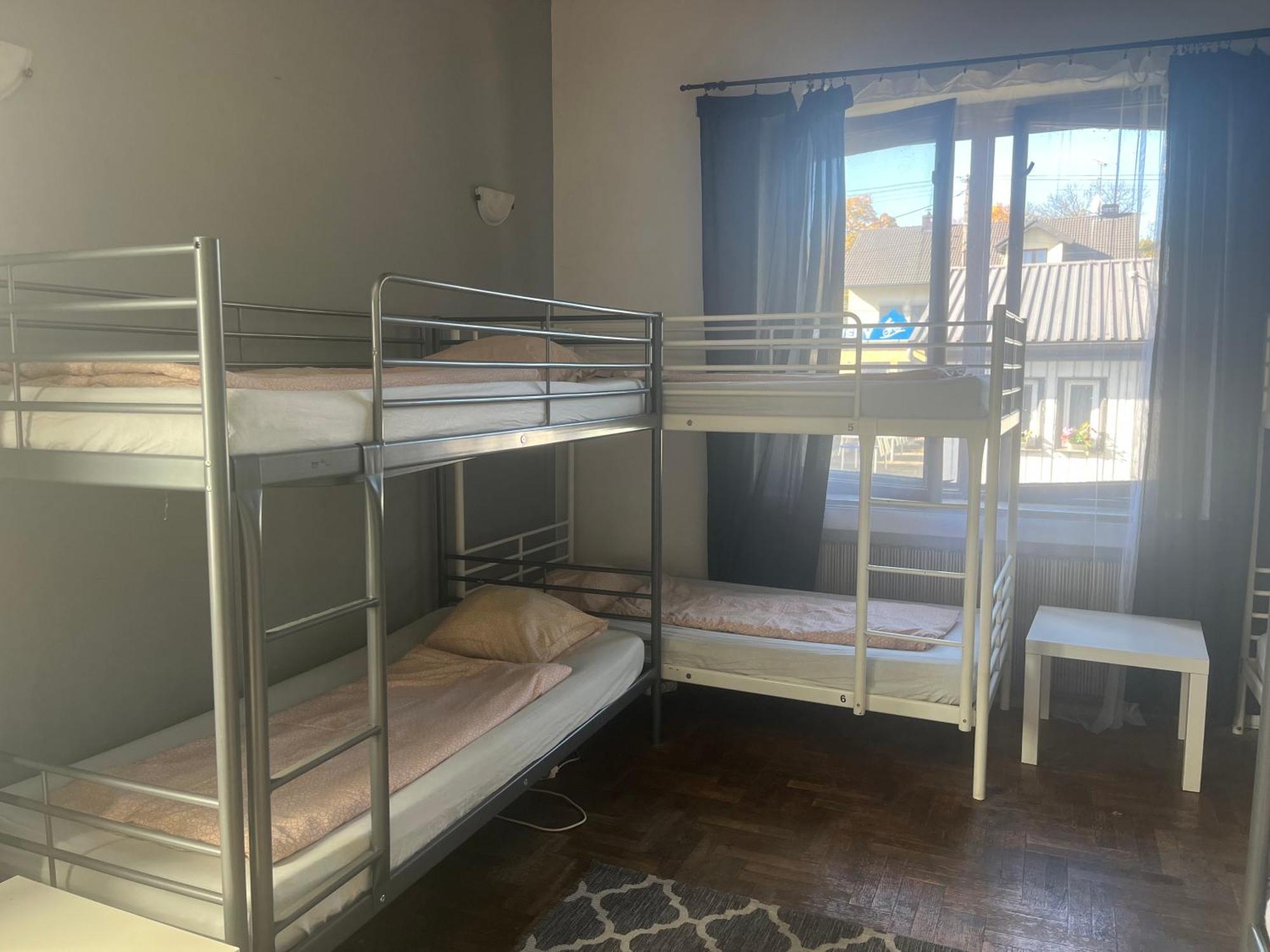 4 Couples & 4 Friends Hostel Krakow Bagian luar foto
