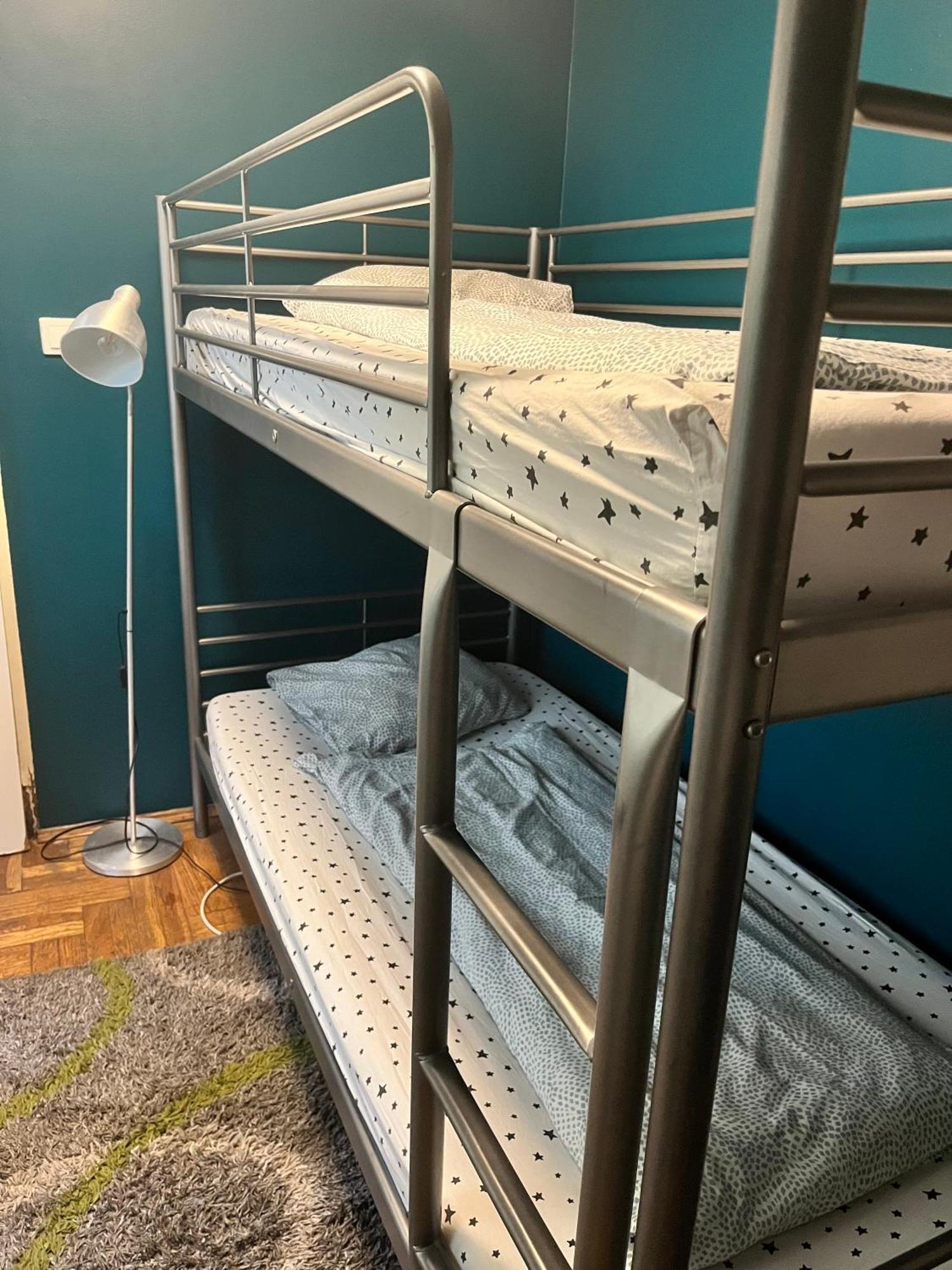 4 Couples & 4 Friends Hostel Krakow Bagian luar foto